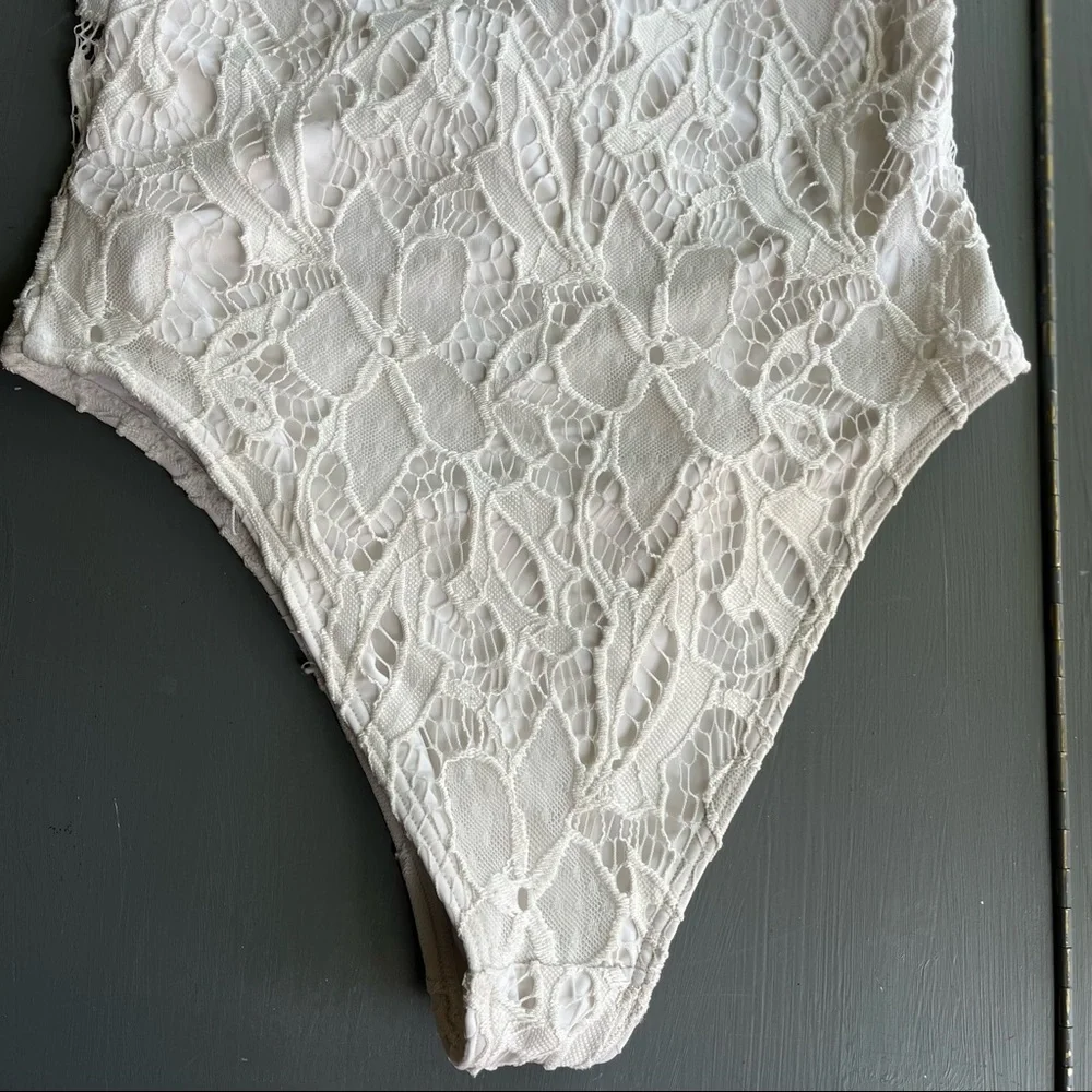 Kendall & Kylie white lace swimsuit - Picture 7 of 7